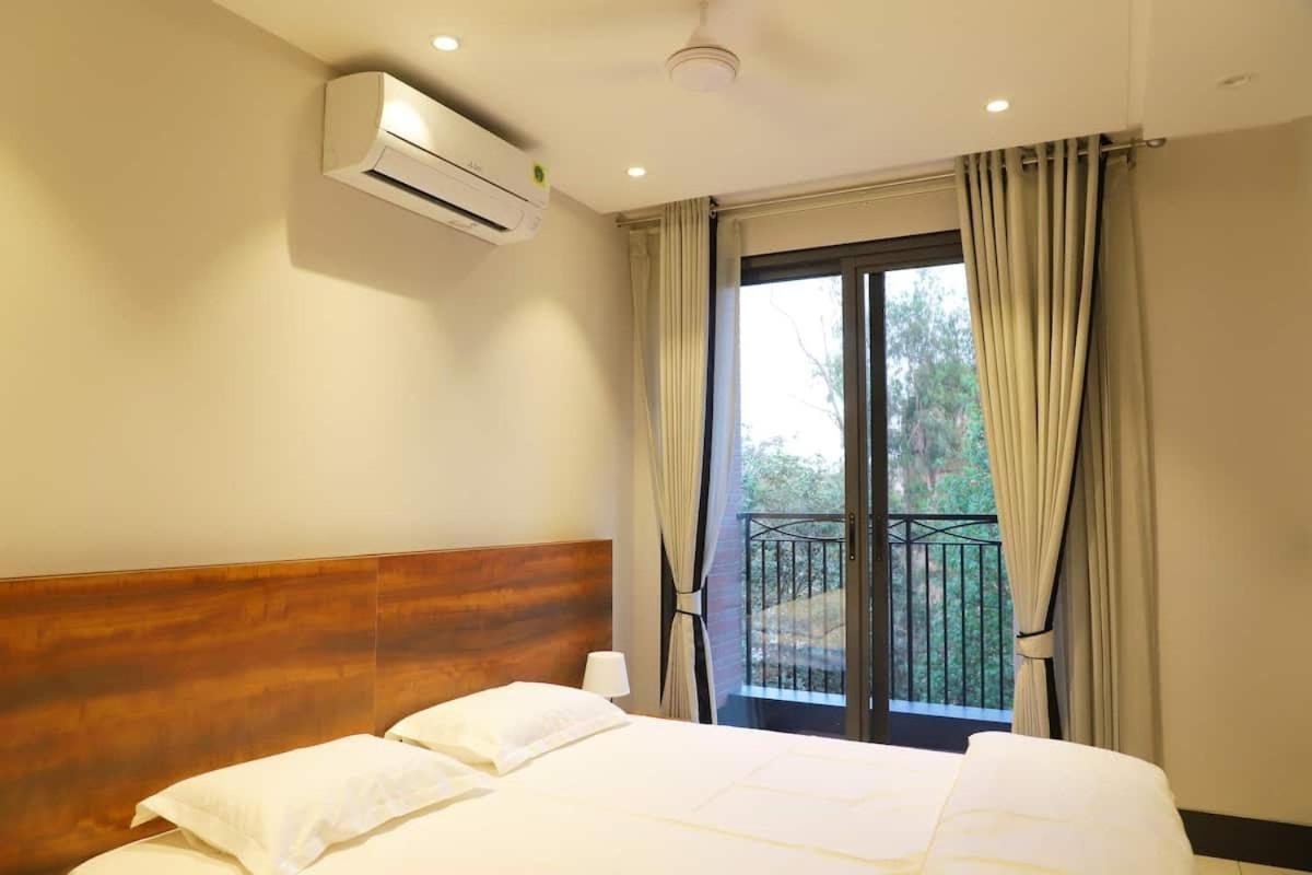Apt# One-Four-Two - With Lift - High Speed Wifi - Smart Tv Nueva Delhi Exterior foto